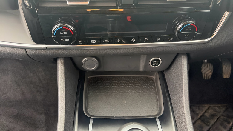 Nissan Qashqai 1.3 DiG-T MH Acenta Premium 5dr Petrol Hatchback